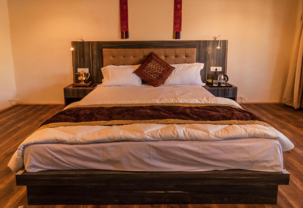 Hôtel Sindhu Residency à She Extérieur photo