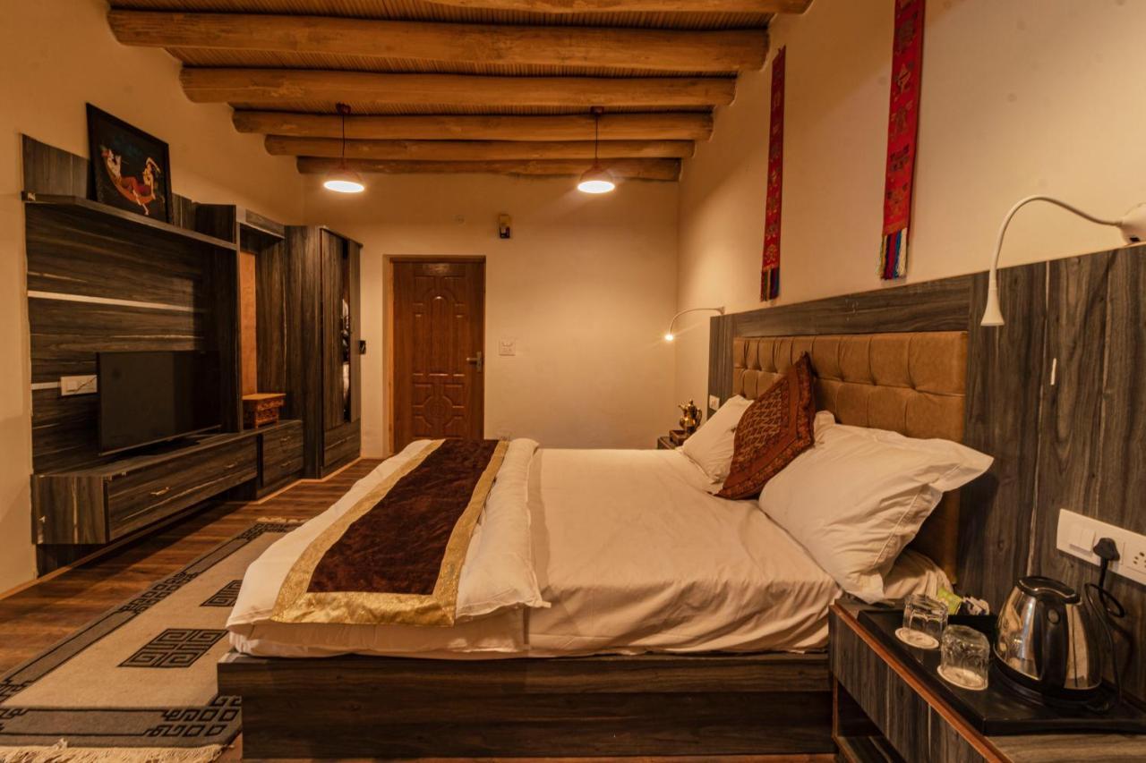 Hôtel Sindhu Residency à She Extérieur photo