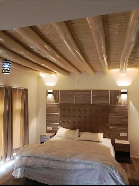Hôtel Sindhu Residency à She Extérieur photo